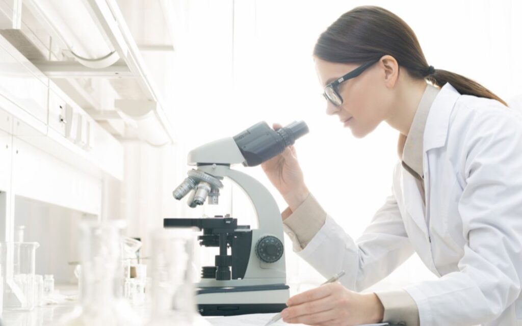 Laboratoryjna analiza próbek