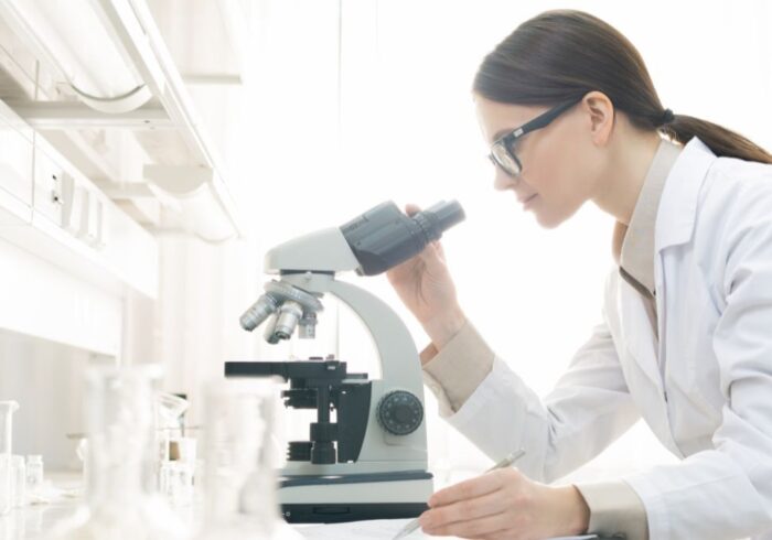Laboratoryjna analiza próbek